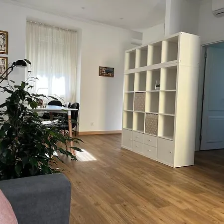 Casa Da Da Poça - Lírio *