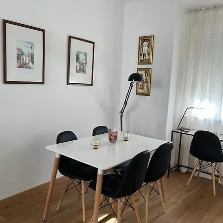 Casa Da Da Poça - Lírio * Estoril